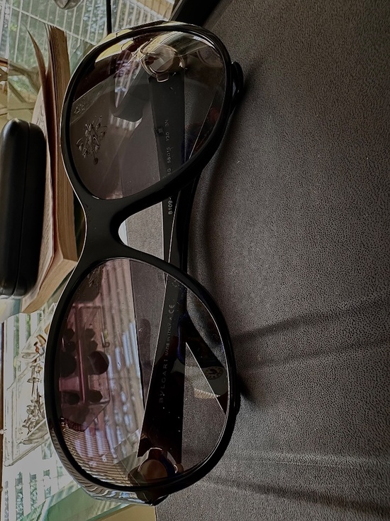 Authentic Bvlgari Black Sunglasses – Excellent Condition – One Arm Missing Screw main image 10